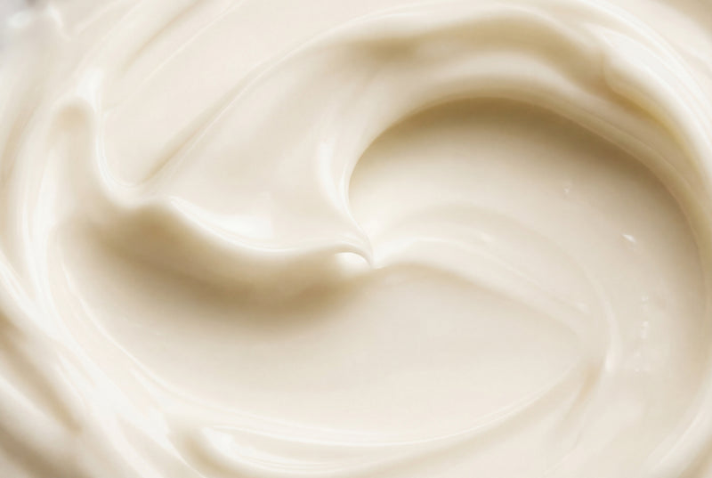 Beruhigt und unterstützt Hautkomfort (Panthenol, Bisabolol, Allantoin).